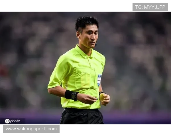 任意球判罚争议背后,裁判如何精准判定站位和犯规标准