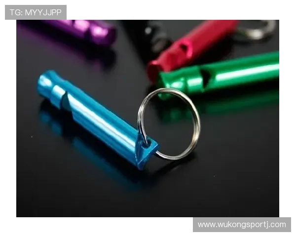 哨音规则拆解：裁判何时吹响哨子最关键？