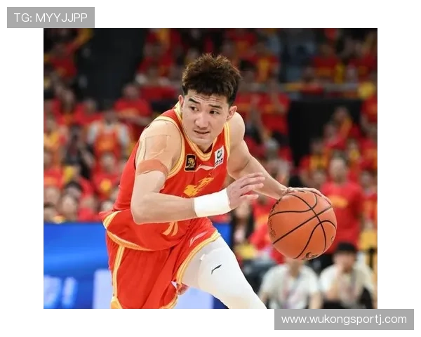 孙铭徽这日常，看着和球场上完全两个人，豪车豪宅背后竟这么接地气？