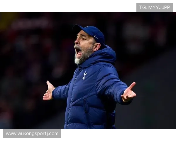 热刺战术混乱与更衣室矛盾加剧，争四形势面临严峻考验